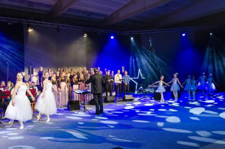 Božično novoletni koncert – v sliki 61